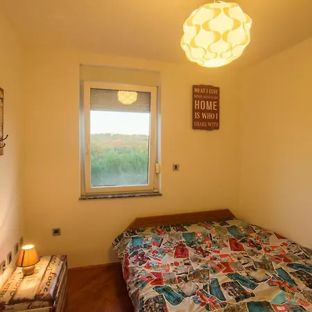 公寓 Apartman Nina's Place